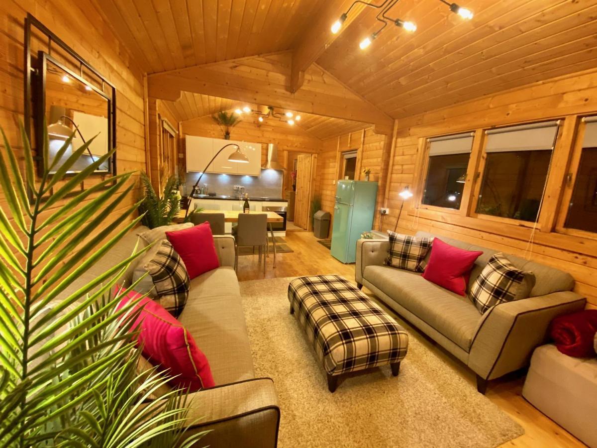 Yealm Cabin Self Catering Log Cabin In Devon With Hot Tub Plymouth Luaran gambar