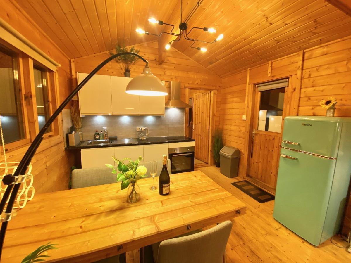 Yealm Cabin Self Catering Log Cabin In Devon With Hot Tub Plymouth Luaran gambar