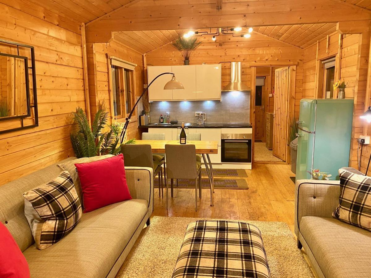 Yealm Cabin Self Catering Log Cabin In Devon With Hot Tub Plymouth Luaran gambar