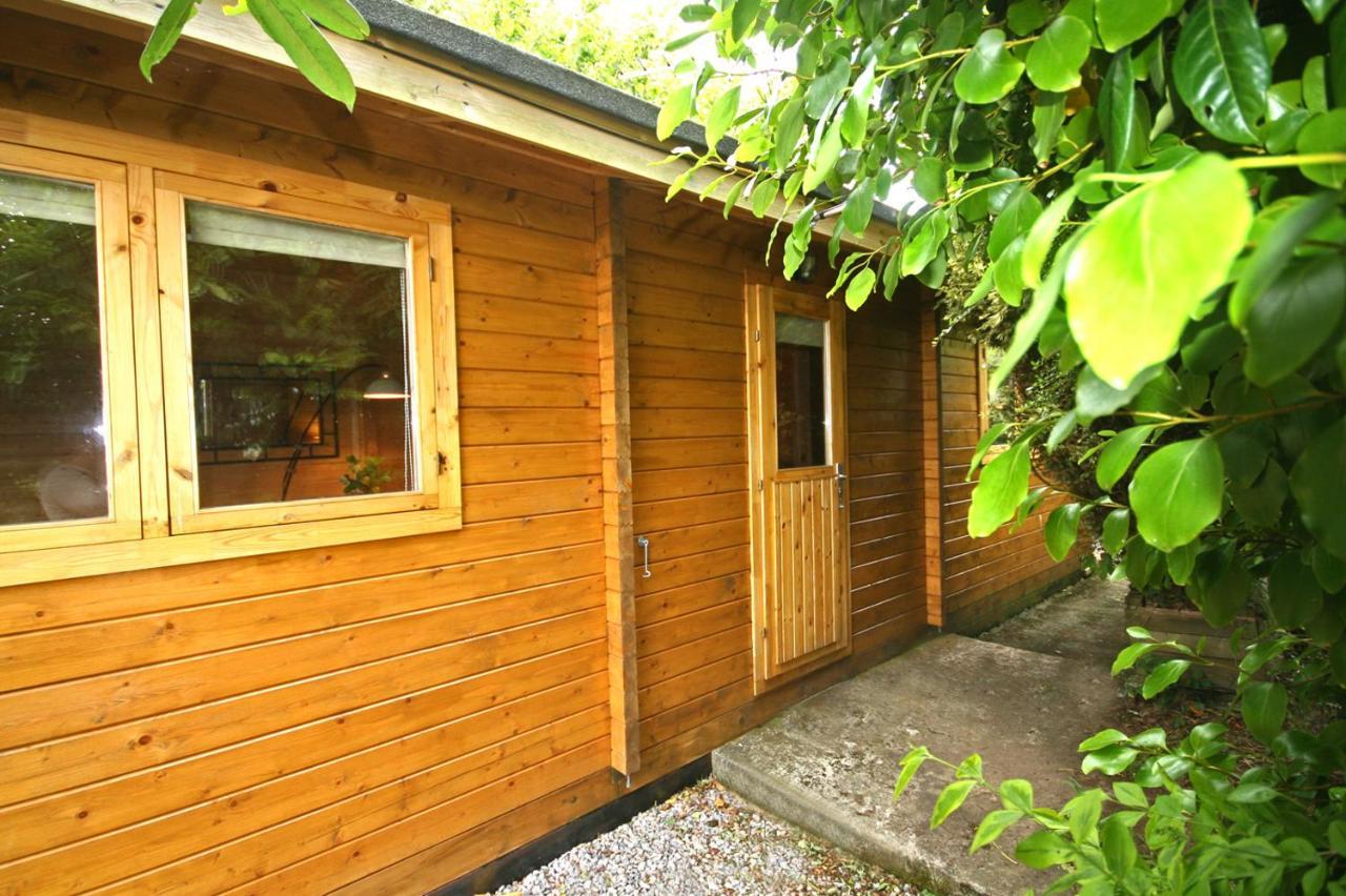 Yealm Cabin Self Catering Log Cabin In Devon With Hot Tub Plymouth Luaran gambar